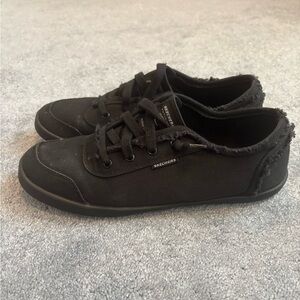 Sketchers non slip sneakers